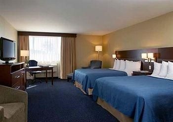 Quality Inn And Suites Brossard4