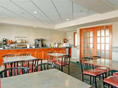 Comfort Inn And Suites University3