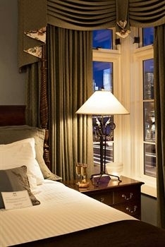 Kensington Riverside Inn1