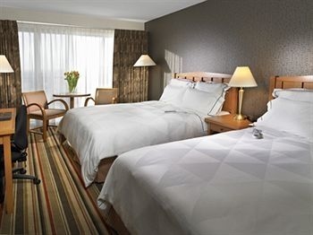 Radisson Hotel Calgary Airport4