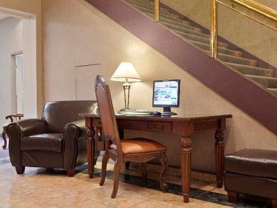 Ramada Downtown Calgary2