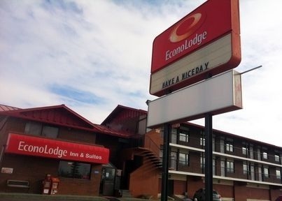 Econo Lodge Edmonton3