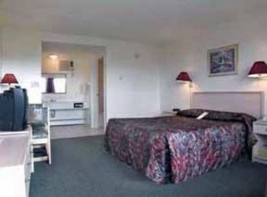 Econo Lodge Edmonton1