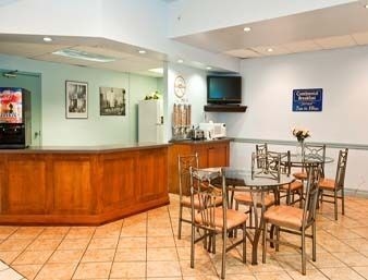 Howard Johnson Hamilton0