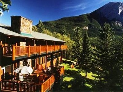 Overlander Mountain Lodge0