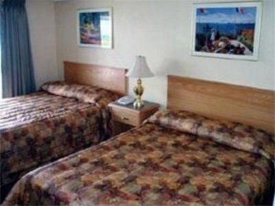 Econo Lodge Kamloops3