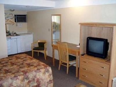 Econo Lodge Kamloops2