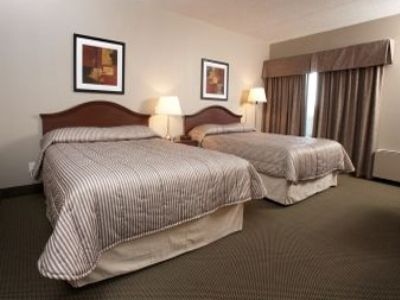 Travelodge Kingston Lasalle2