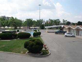 Knights Inn Kitchener1