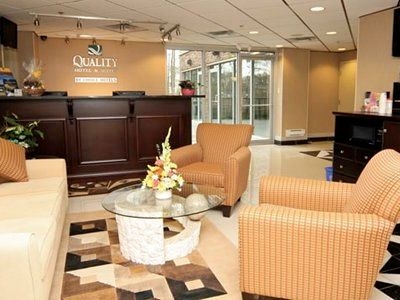Quality Hotel And Suites Langley2