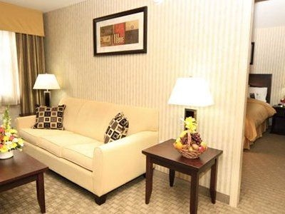 Quality Hotel And Suites Langley1