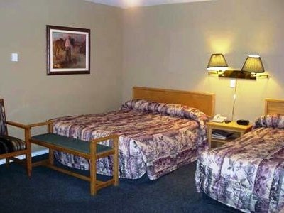 Econo Lodge Inn And Suite Merritt3