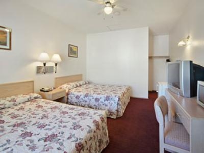 Super 8 Merritt2