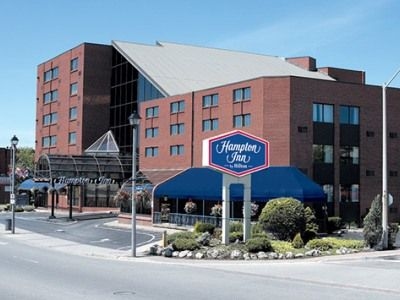 Hampton Inn At The Falls0