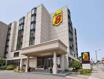 Super 8 Niagara Falls1
