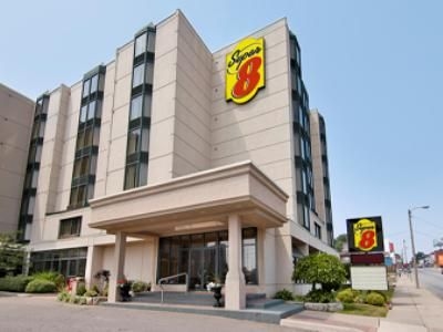 Super 8 Niagara Falls2
