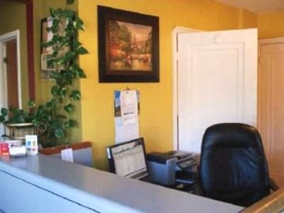 Knights Inn Oshawa2
