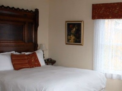 Rossmount Inn1
