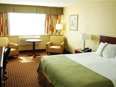 Holiday Inn Saint John's Govt Center3
