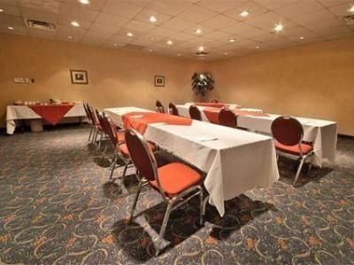 Park Inn And Suites Montreal Airport1