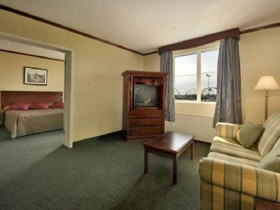 Park Inn And Suites Montreal Airport4