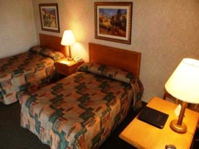 Travelodge Saint Catharines3
