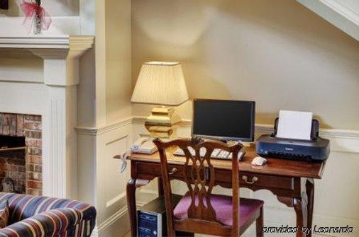 Loyalist Lakeview Resort1
