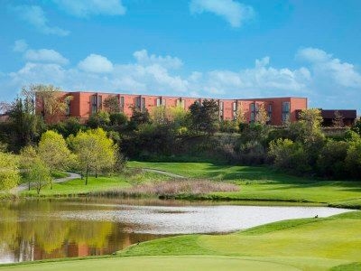 Carlingview Airport Inn1
