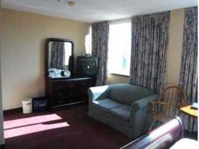 Howard Johnson Downtown Yorkville4