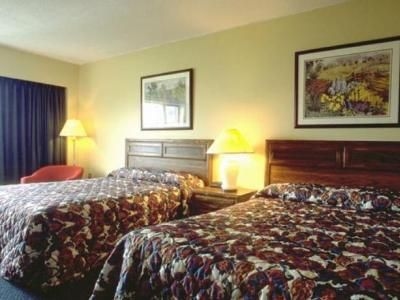 Rodd Colony Harbour Inn3