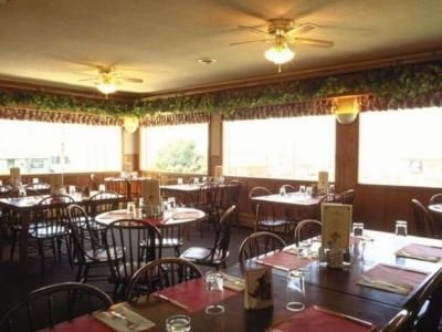 Rodd Colony Harbour Inn2