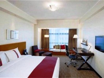 Holiday Inn Central Plaza4