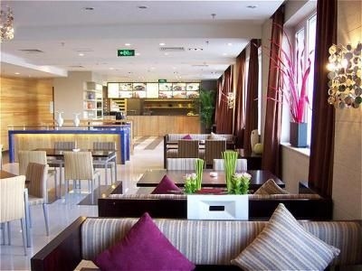 Holiday Inn Express2