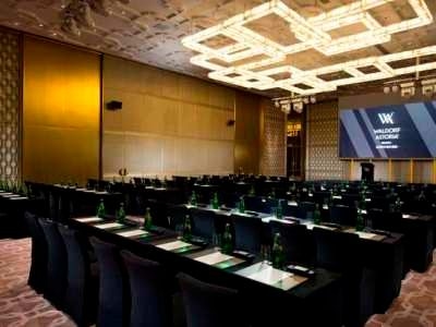 Waldorf Astoria (Premier)4