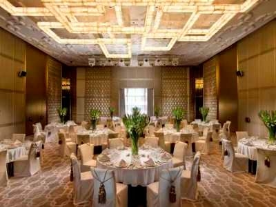 Waldorf Astoria (Premier)2