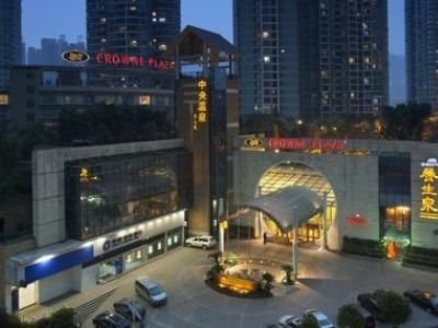 Crowne Plaza Riverside0