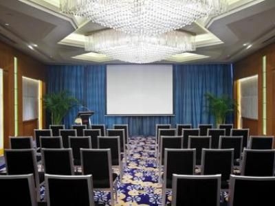 Crowne Plaza Riverside1
