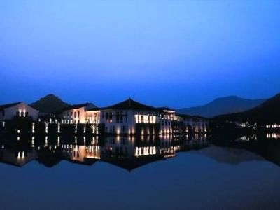 Fuchun Resort0