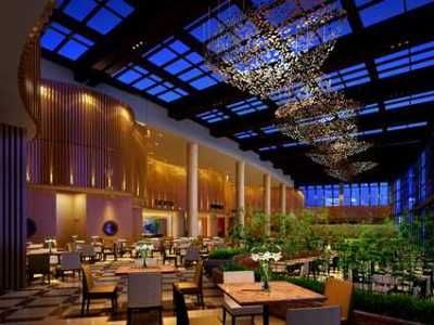 Hilton Riverside1