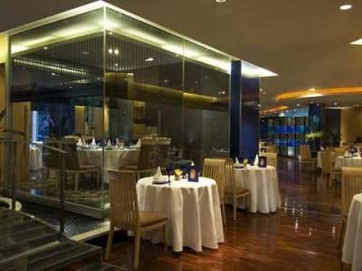 Hilton3