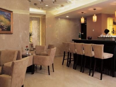 Howard Johnson All Suites2