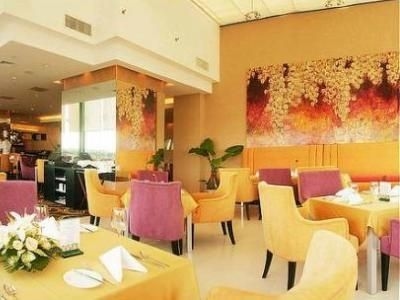 Holiday Inn Jasmine2