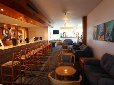 Adelais Bay (Half Board)4