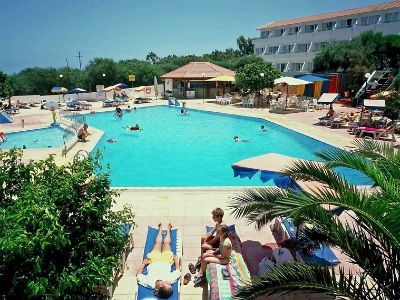Adelais Bay (Half Board)3