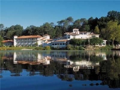 Chateau De Brindos0