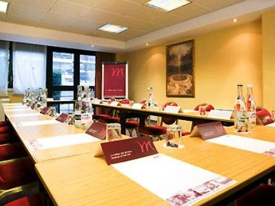 Mercure Parly 22