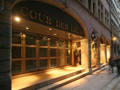 Cour Des Loges3