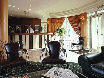 Mercure Charpennes1