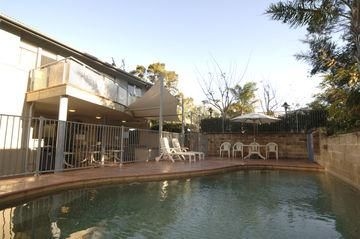 Best Western Travellers Motor Village3