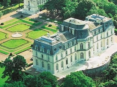 Chateau D'Artigny1